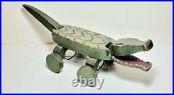 Antique Wood Carved And Painted folk art Alligator 20th. Century