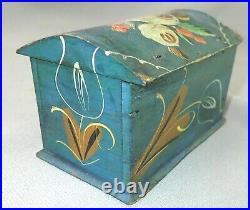 Best 19th C Pa German Folk Art Blue Painted Miniature Domed Box With Tulips Aafa