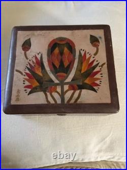 Vintage Folk Art Pennsylvania Dutch Wood Box Fraktur, Inlay design 6/7/2 inches Vintage Folk Art Pennsylvania Dutch Wood Box Fraktur, Inlay design 6/7/2 inches